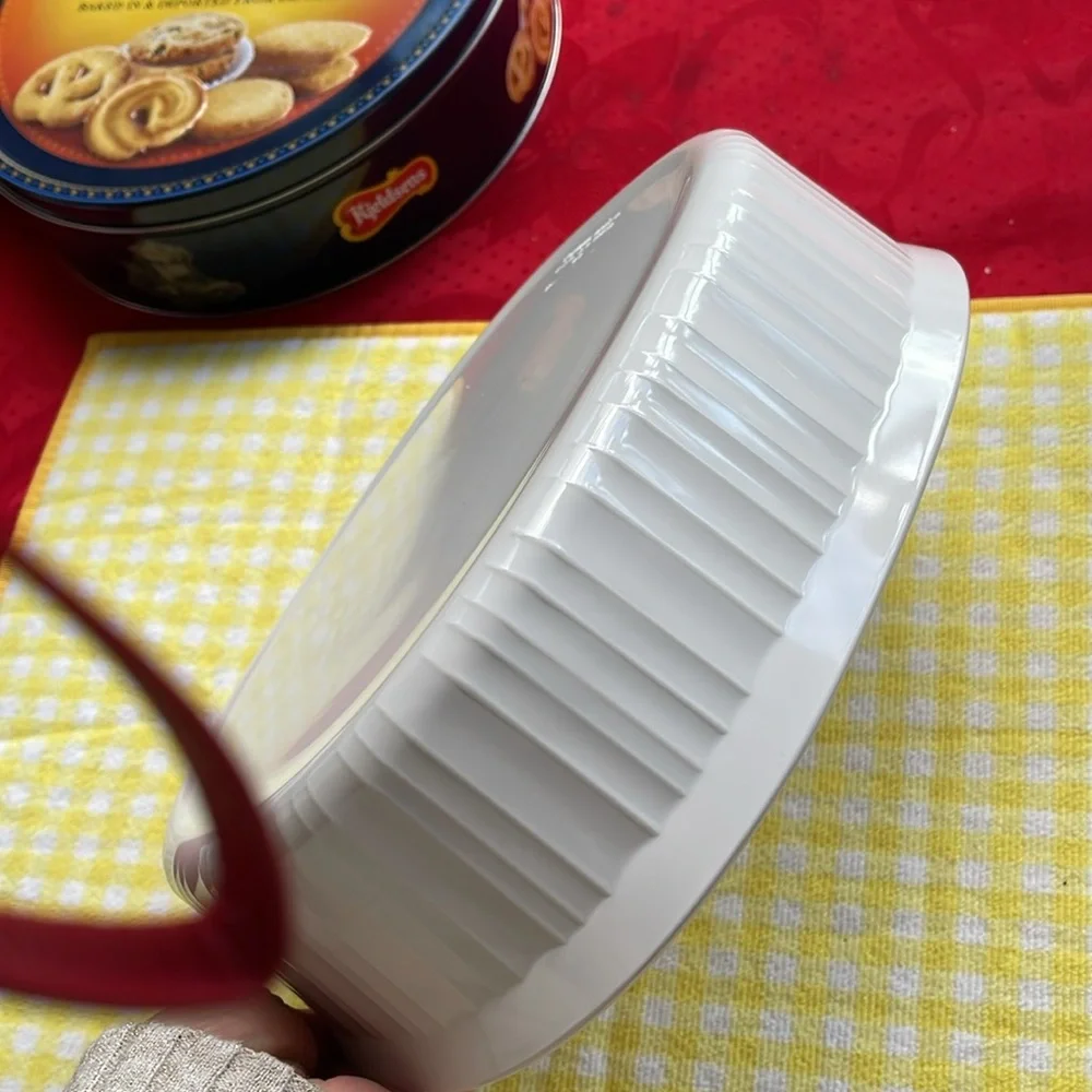 Vintage Corning Ware French White F- 2 - B,2.8 Liter Casserole Dish USA